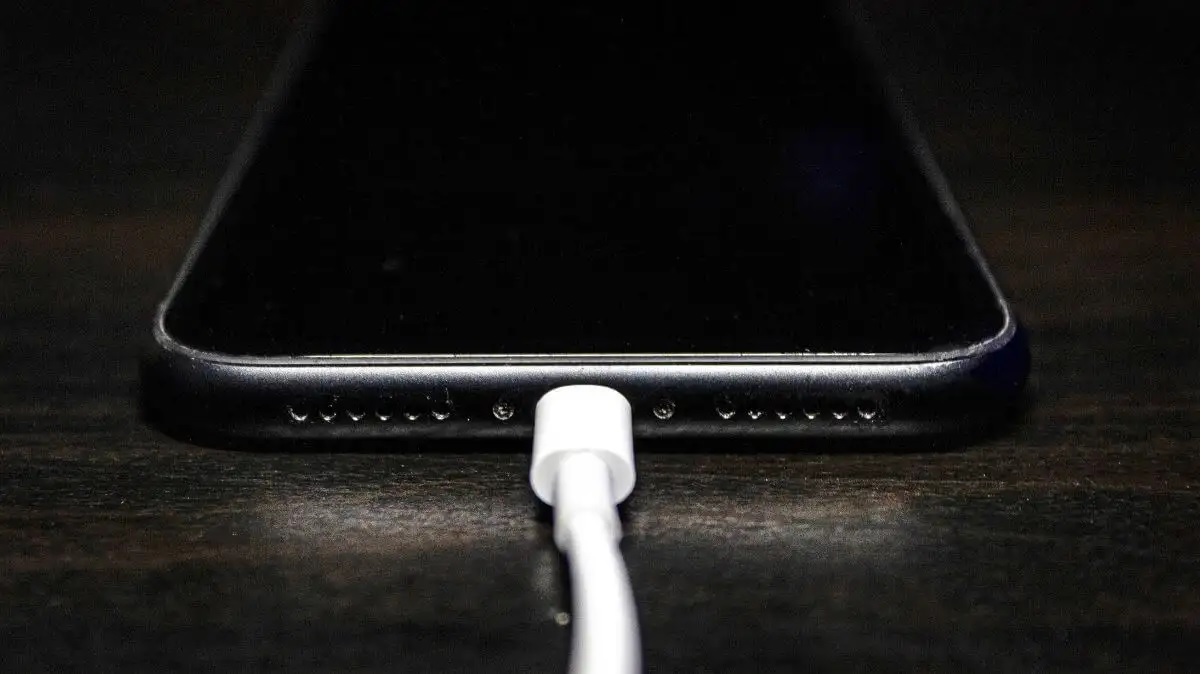 Cách khắc phục lỗi chân sạc bị lỏng - Sua chua dien thoai Minh Phat Mobile Bac Lieu 0979150456 web https://kenhkienthucmeovat.com dia chi 67c/10 Lo Tra Van, Khom 1, Phuong 1, tp. Bac Lieu, Bac Lieu