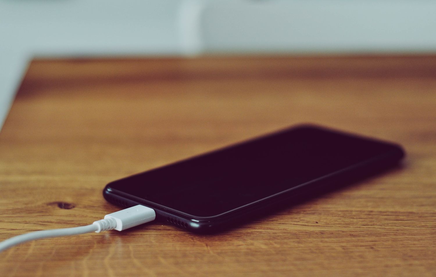 Nguyên nhân khiến chân sạc điện thoại bị lỏng - Sua chua dien thoai Minh Phat Mobile HCM - Bac Lieu 0979150456 web https://minhphatmobile.com